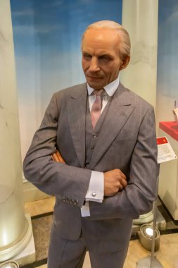 New York City, Usa 13 Temmuz 2013: Henry Ford balmumu heykeli New York Times Meydanı 'ndaki Madame Tussauds balmumu müzesinde.