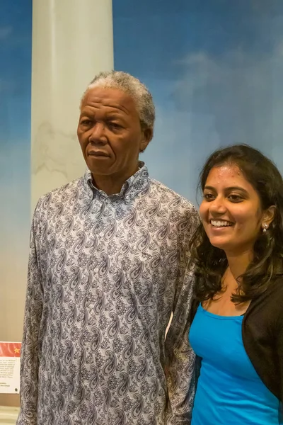 New York City, Usa Jule 13, 2013: Nelson Mandela balmumu heykeli Madame Tussauds 'un New York Times Meydanı' ndaki balmumu müzesinde.