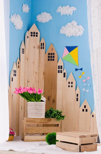 Яскравий інтер'єр дітей з дерев'яними будинками — стокове фото