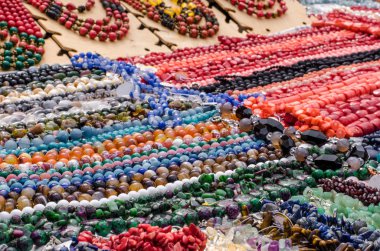 Doğal taş boncuklar