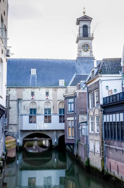 Dordrecht Nizozemsko Říjen 2014 Fasáda Elegantní Cihlové Budovy Ulice Starého — Stock fotografie