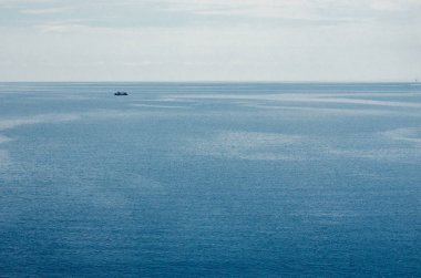 Meslek vahşi doğa, mermer Ege yat yüzen deniz koyu mavi sakin ruh içinde kalan deniz yaz panoraması