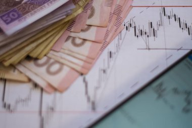 Hisse senedi grafiği canlı online ekranda Forex çizelgeleri ve para. Borsa finans grafiği. Borsa piyasaya. Profesyonel banka Aracısı iş istasyonu. Grafik arka planı. Forex ticaret.