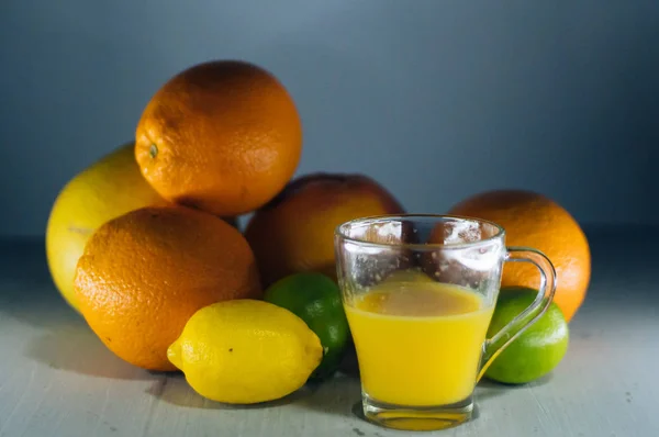 Pomarańczowy sok, sok pomarańczowy. — Zdjęcie stockowe
