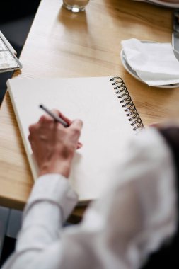 modern sınıf öğrencileri eğitim eğitim konulu seminer konferans, notlar alarak genç iş adamları