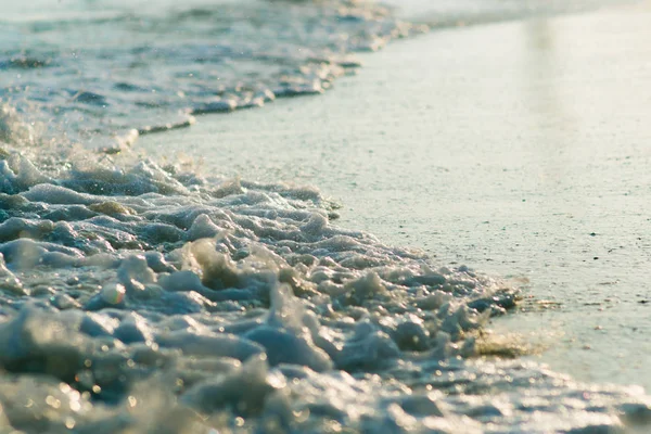 Vacker blå Ocean Wave och skum — Stockfoto