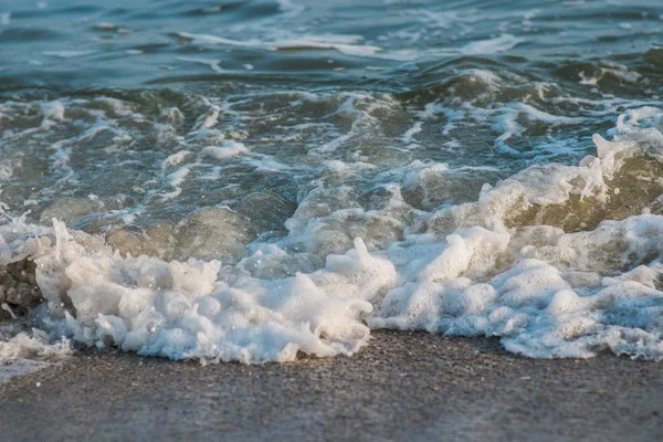 Gyönyörű kék óceánra hullám és hab — Stock Fotó
