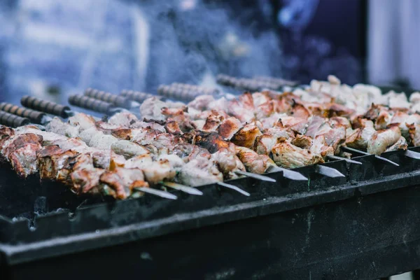 Špízy na grilu — Stock fotografie