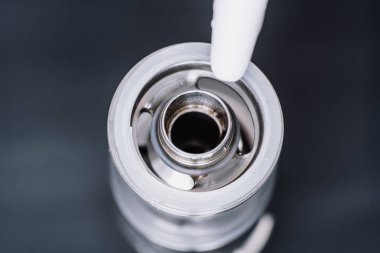 Elektronik sigara, Sigara vape körükleyerek makro çekim vape suyu elektronik sigara çalışır. O mekanik bir mod tutar