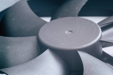 dokuz vaned fan Merkezi işlemci birimi daha soğuk, beyaz zemin mavi