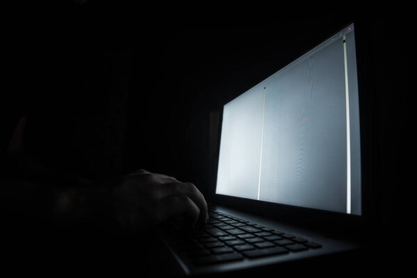 Русский хакер взломал сервер в темном Интернете, Deep Web
