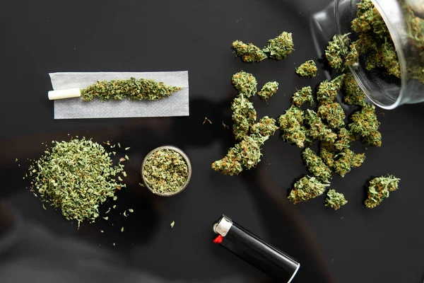 Cbd Thc Sobre Los Brotes Cannabis Molinillo Hierbas Marihuana Fresca — Foto de Stock