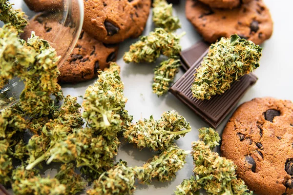 Galletas Con Hierba Cannabis Cbd Galletas Con Cannabis Cogollos Marihuana —  Fotos de Stock