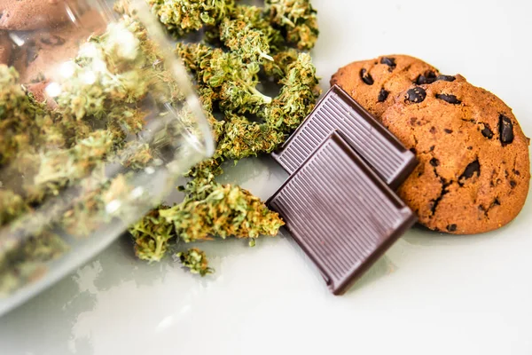 Bolachas Com Erva Cannabis Cbd Biscoitos Com Maconha Botões Maconha — Fotografia de Stock