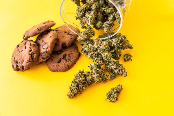 Bolachas Com Erva Cannabis Cbd Biscoitos Com Maconha Botões Maconha — Fotografia de Stock