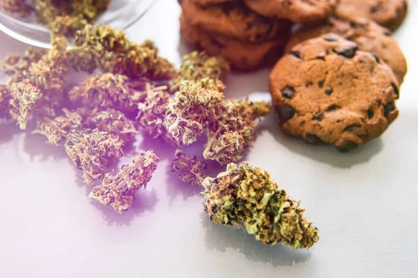 Galletas Con Hierba Cannabis Cbd Tratamiento Marihuana Medicinal Para Uso — Foto de Stock