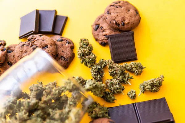 Cannabis Cbd Erva Chocolate Bolachas Tratamento Maconha Medicinal Para Uso — Fotografia de Stock