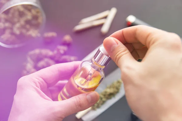 Hennepproduct Medicinale Marihuana Concept Handvat Fles Cannabis Olie Pipet Natuurlijk — Stockfoto