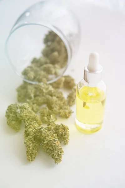 Cbd Cannabis Oil Bottle Cannabis Oil Pipette Medical Marijuana Concept — Stock Photo, Image