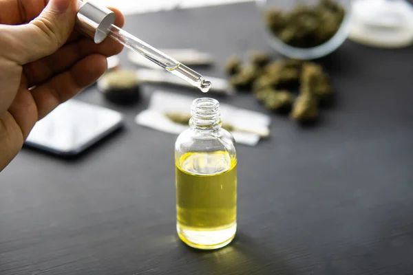 Cbd Cannabis Olie Close Hennepproduct Cannabisolie Pipet Natuurlijk Kruid Medicinale — Stockfoto