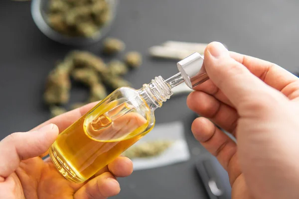 Natuurlijk Kruid Close Medicinale Marihuana Concept Cbd Cannabis Olie Hennepproduct — Stockfoto