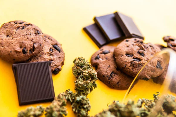 Cannabis Cbd Kruid Chocolade Koekjes Behandeling Van Medicinale Marihuana Voor — Stockfoto