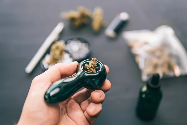 Cannabis Knospen Unkraut Auf Schwarzem Holz Hintergrund Cbd Und Thc — Stockfoto