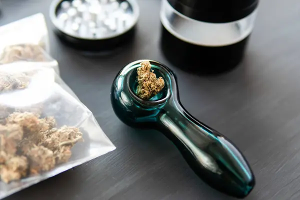 Cbd Und Thc Auf Knospen Cannabis Cannabis Knospen Auf Schwarzem — Stockfoto