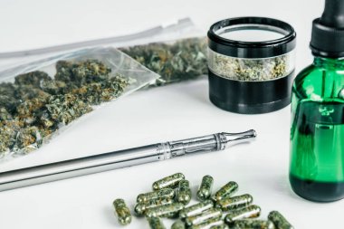 Esrar Özü, Petrol THC CBD Kenevir Onkolojisi Tedavisi. Yakın plan, kenevir ürünü, tıbbi marihuana. .