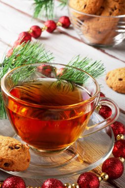 Çikolatalı kurabiye ile çay Noel