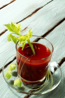 Kerevizli domates suyu.