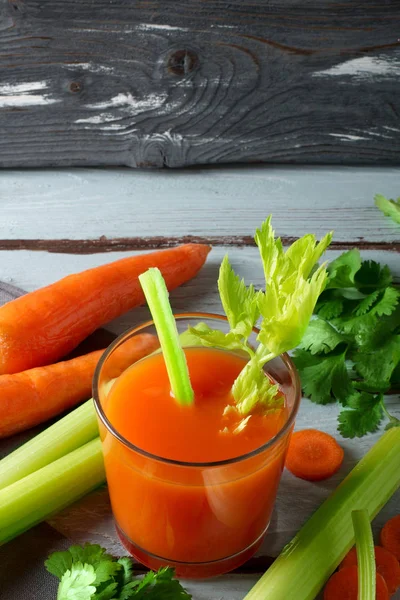 Φρέσκο χυμό καρότο — Φωτογραφία Αρχείου