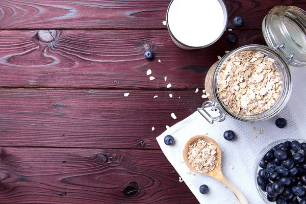 Oatmeal flakes with blueberry — Stock Photo, Image