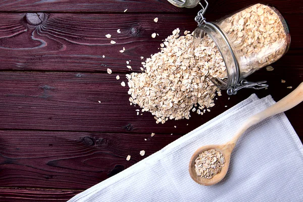 Yulaf ezmesi gevreği ve kaşık