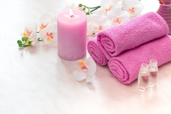 Spa setting therapy with flowers — Stock Photo, Image