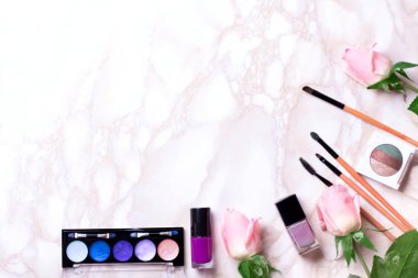 Dekoratif kozmetik kümesi