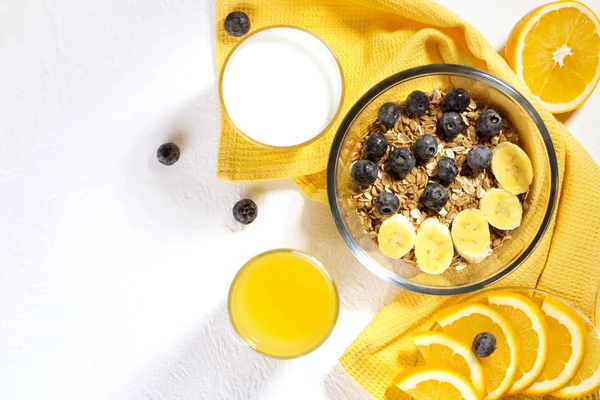 Lezzetli kahvaltı masasında