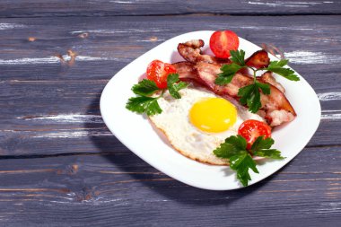 Yumurtalı kahvaltı.