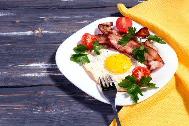 Yumurtalı kahvaltı.