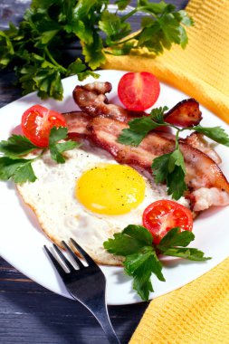 Yumurtalı kahvaltı.