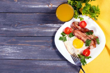 Yumurtalı kahvaltı.