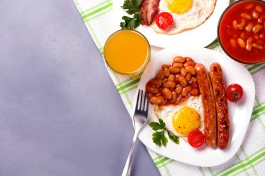 Yumurtalı kahvaltı.