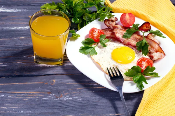 Yumurtalı kahvaltı.