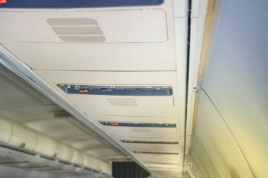 Uçak koltuk denetimleri.