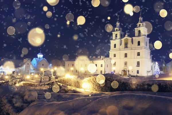 Landschaftskirche in Minsk in der Weihnachtsnacht — Stockfoto