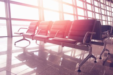 Günbatımı havaalanında için belirlenen bekleme uçuşlar.