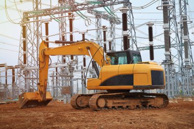Endüstriyel enerji tesisi inşaatı Ekskavatör
