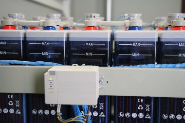 Endüstriyel Dc akü sistemi elektrik güç kaynağı akümülatörler şarj.
