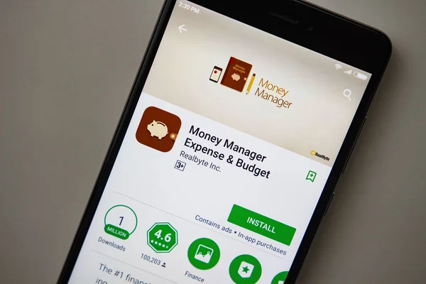 Berlin, deutschland - 19. november 2017: geld-manager-anwendung auf bildschirm moderner smartphone-nahaufnahme — Stockfoto