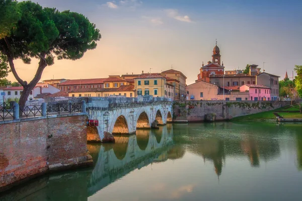 イタリアの歴史的観光。リミニ中心街 — ストック写真